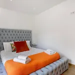 Moradia Dos Castelos Amarelo Santarem