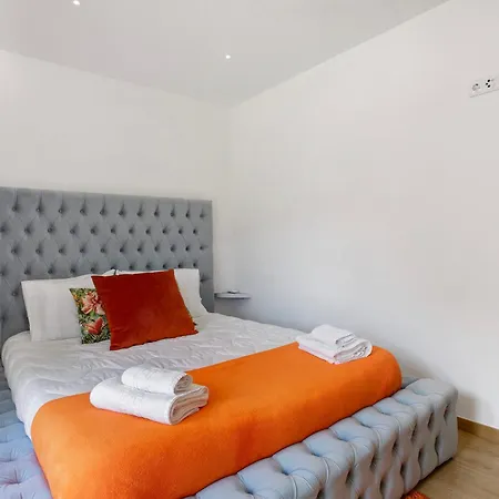 Moradia Dos Castelos Amarelo Santarém