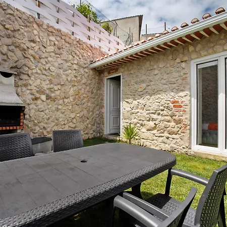 Casa de Férias Moradia Dos Castelos Amarelo *