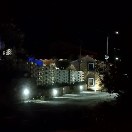 Moradia Dos Castelos Amarelo Holiday home Santarem