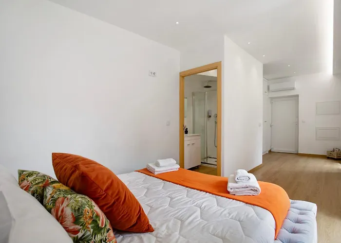 Moradia Dos Castelos Amarelo * Santarém