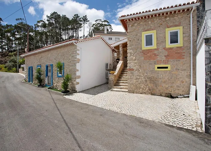 Moradia Dos Castelos Amarelo Santarém