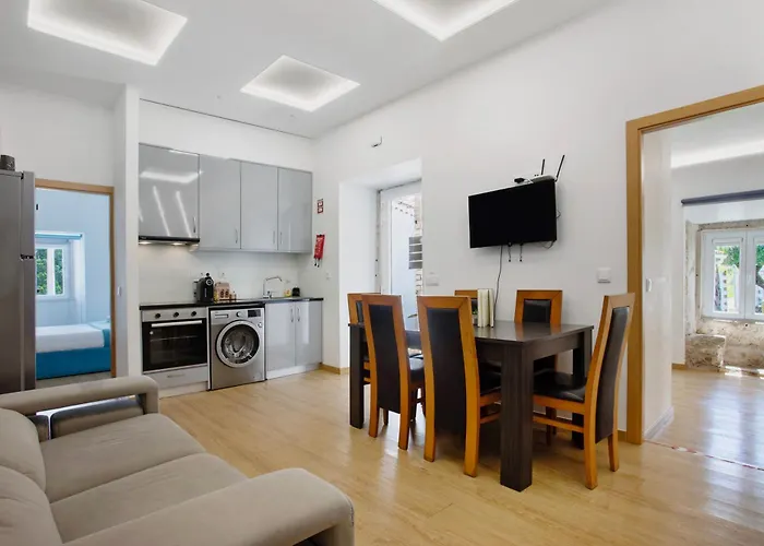 Moradia Dos Castelos Amarelo * Santarém